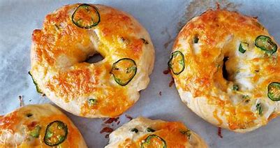L' Artisan Handcrafted Bagels - JALAPENO CHEDDAR