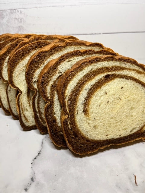 L' Artisan Handcrafted Marble Panor Loaf - Sliced